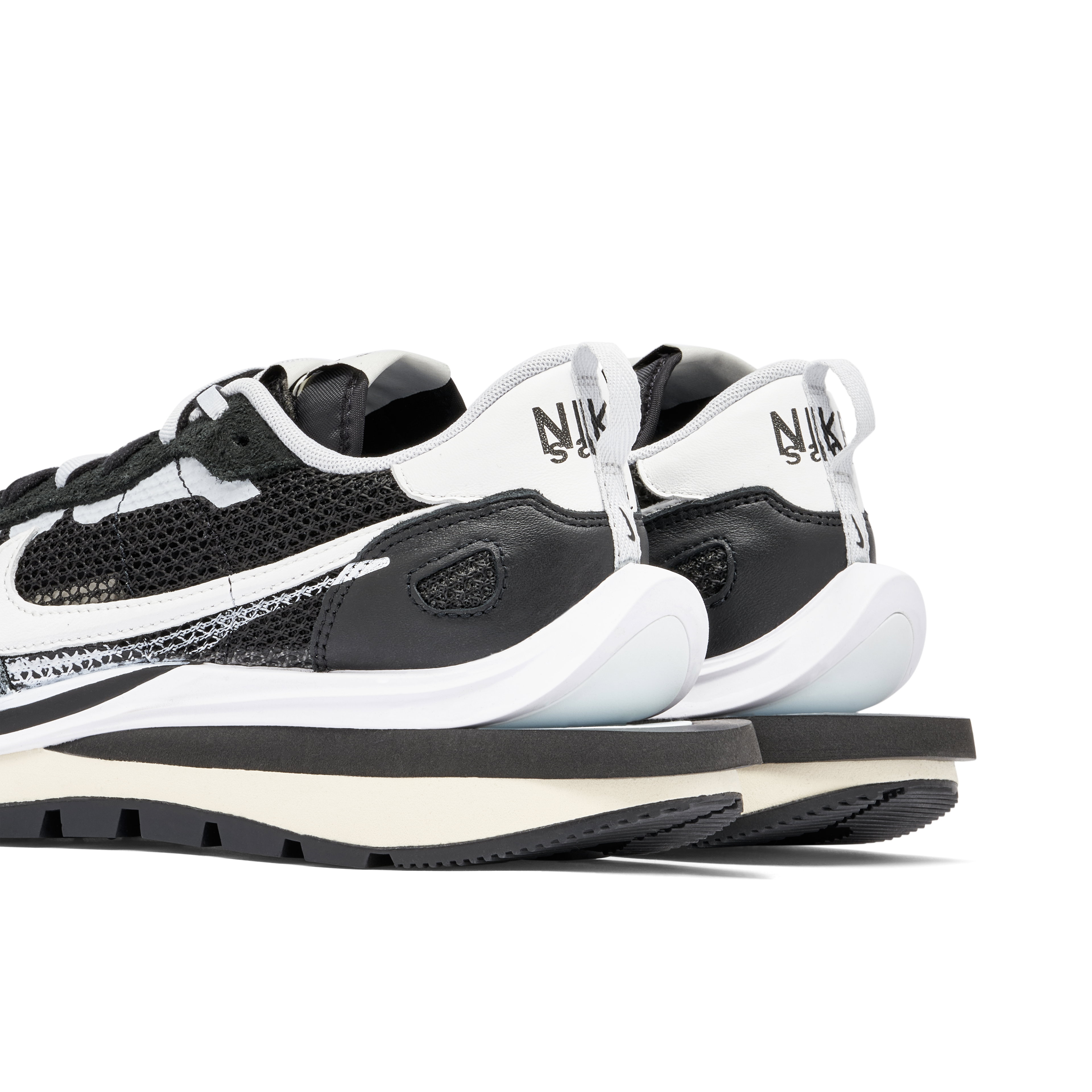 Sacai x Nike Vaporwaffle Black White