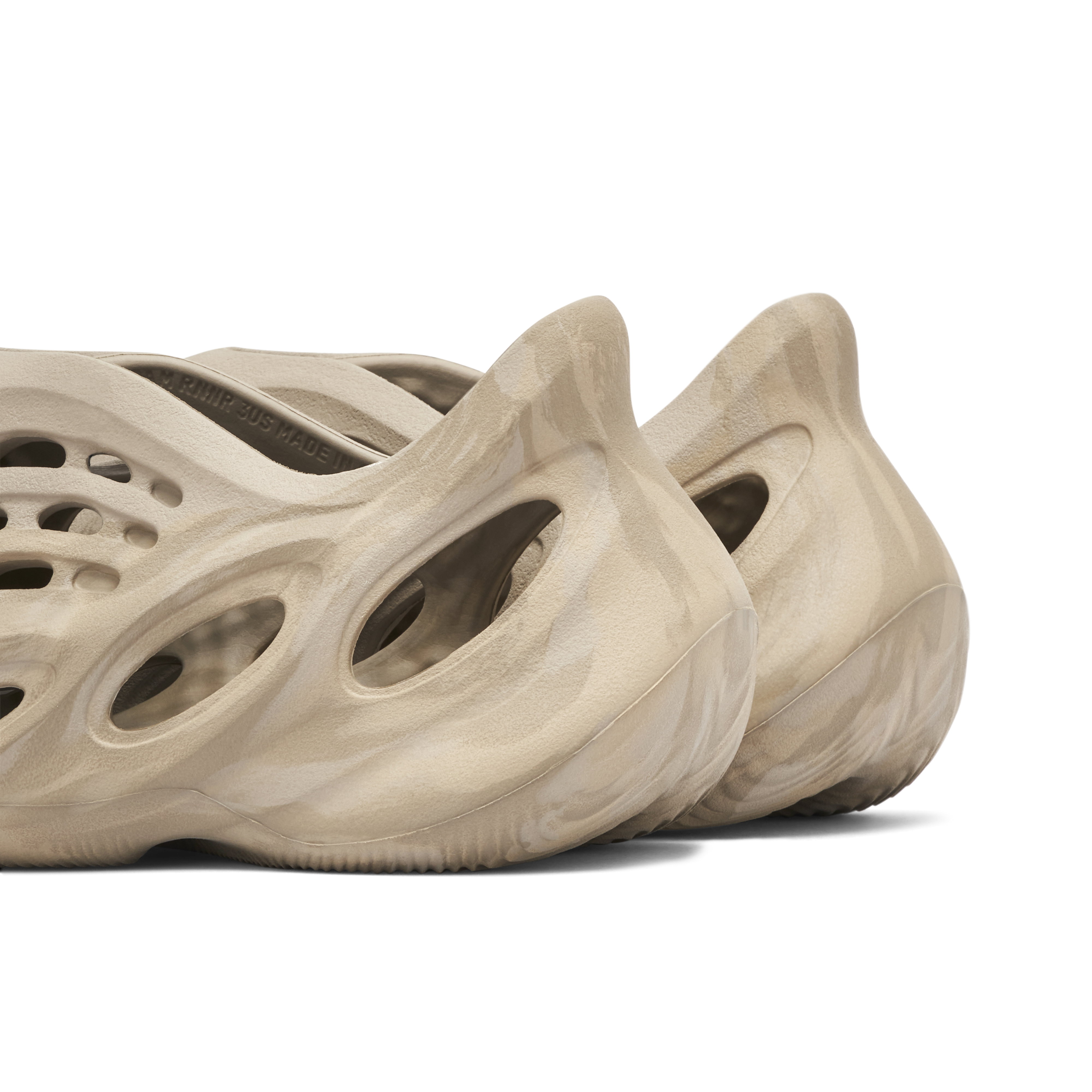 サンダル  KIDS YEEZY Foam Runner StoneSage Yeezy Foam Runner Stone Sage Kids | GX7295 | Laced