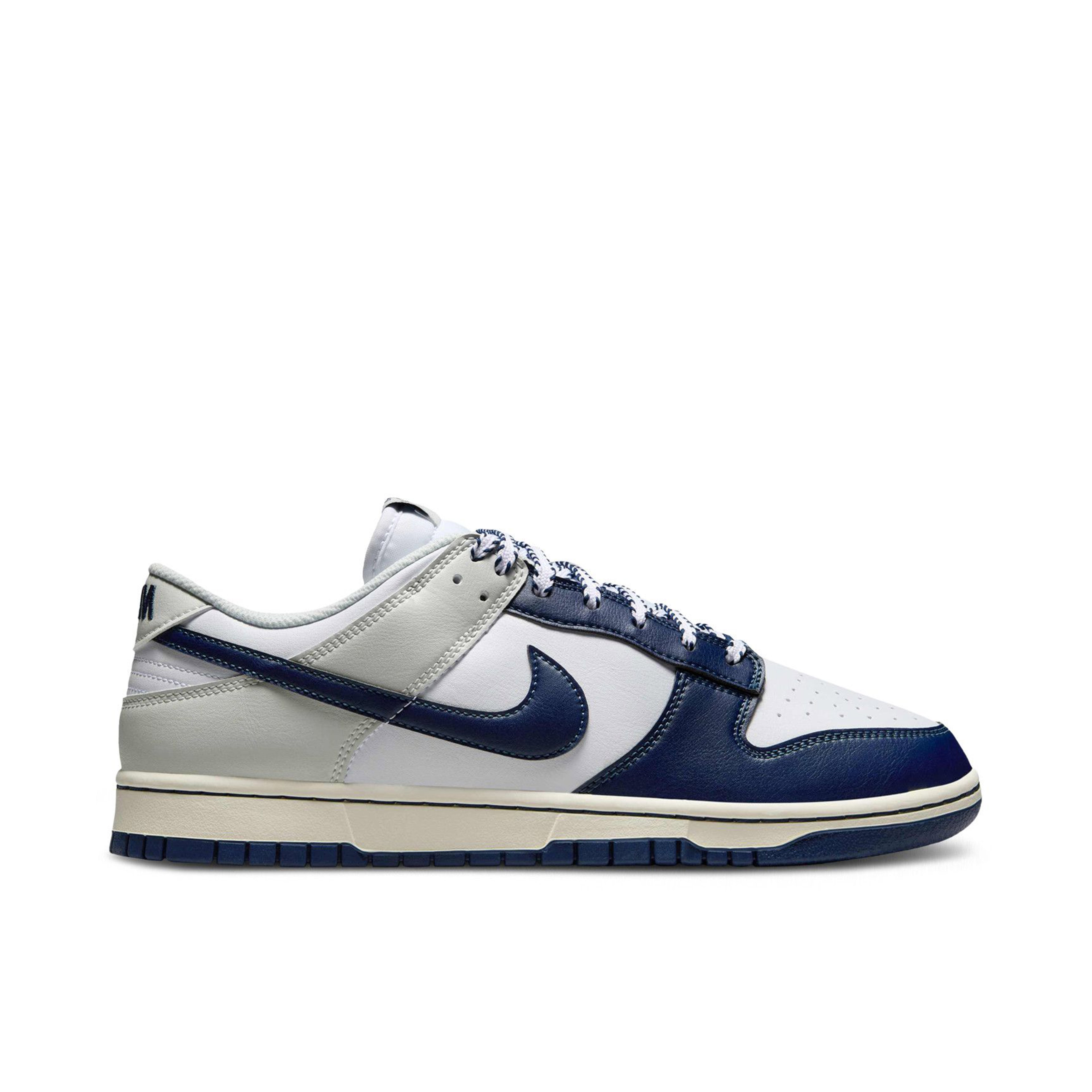 Nike Dunk Low New York Yankees