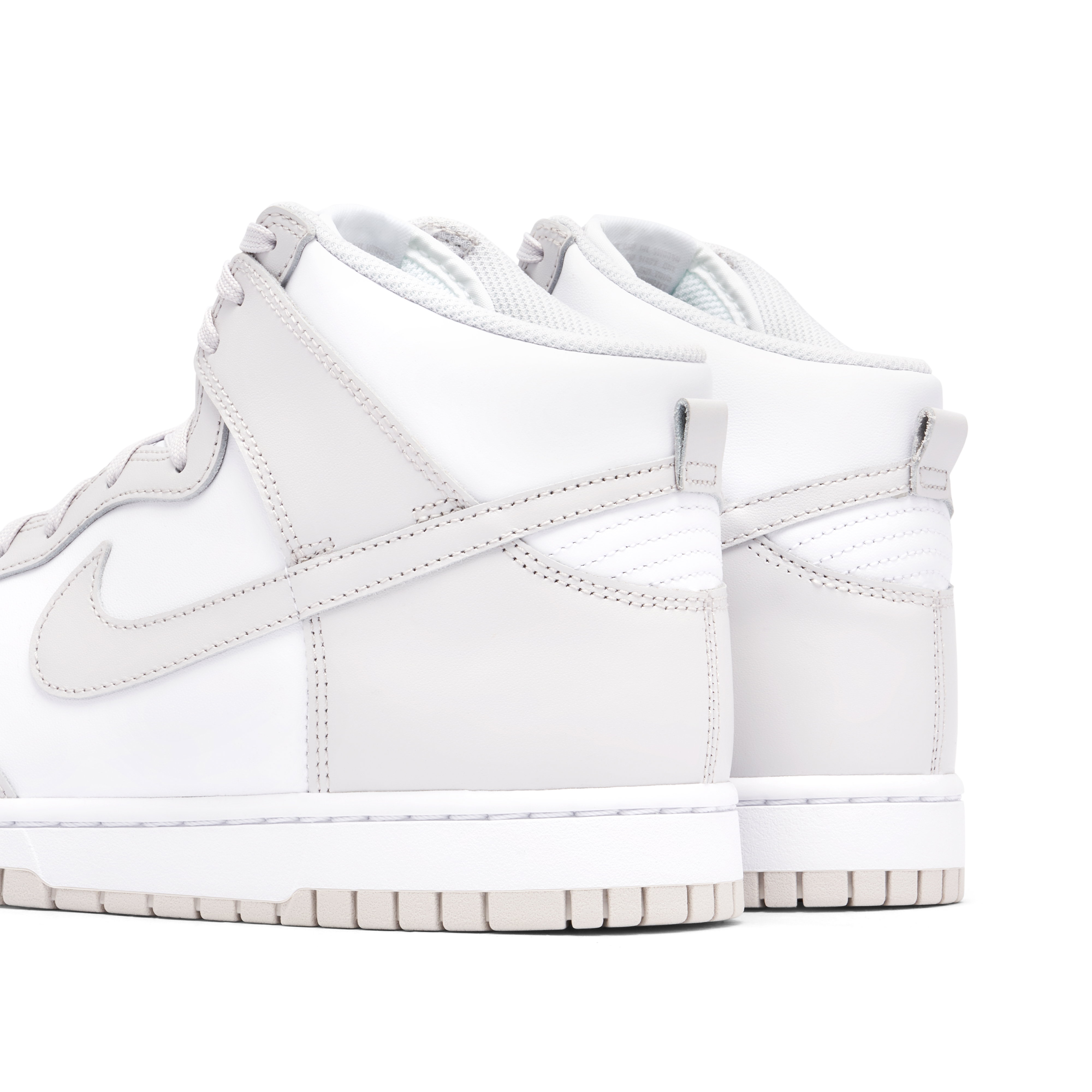 ミケネコ0608 Nike Dunk White Vast Grey Nike Dunk High Retro White Vast Grey 2021 | DD1399-100 | Laced
