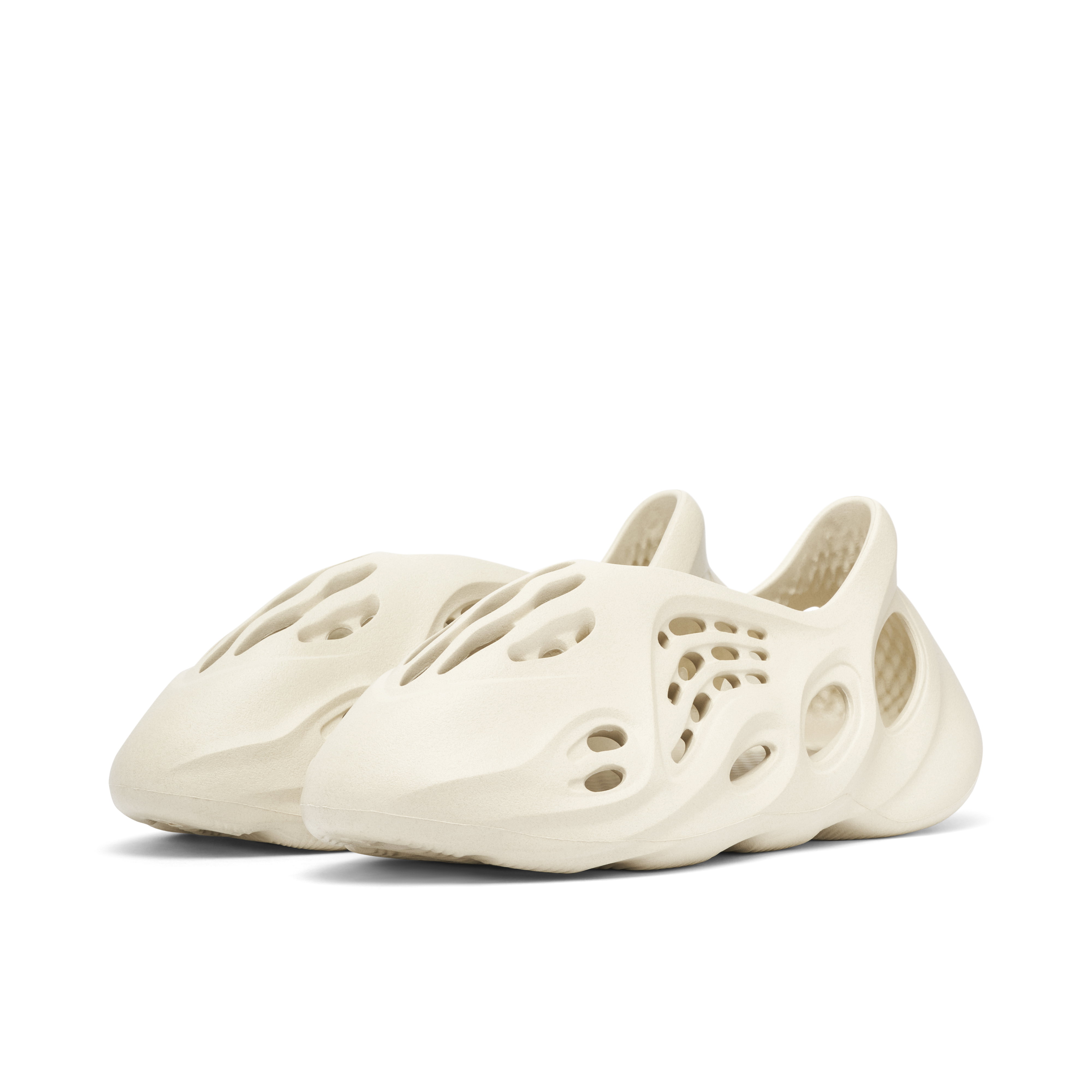 Yeezy Foam Runner Sand | FY4567 | Laced