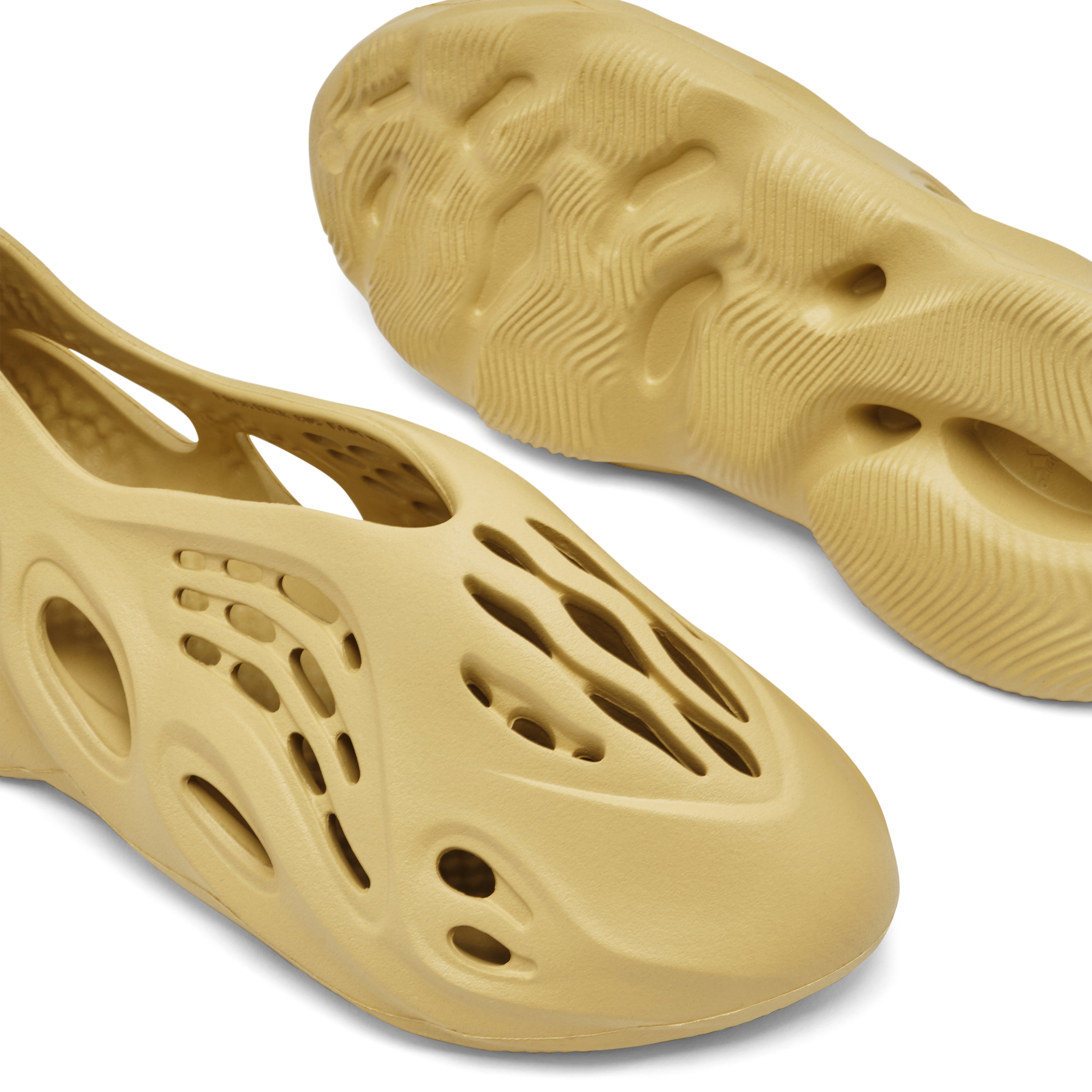 Yeezy Foam Runner Sulfur | GV6775 | Laced