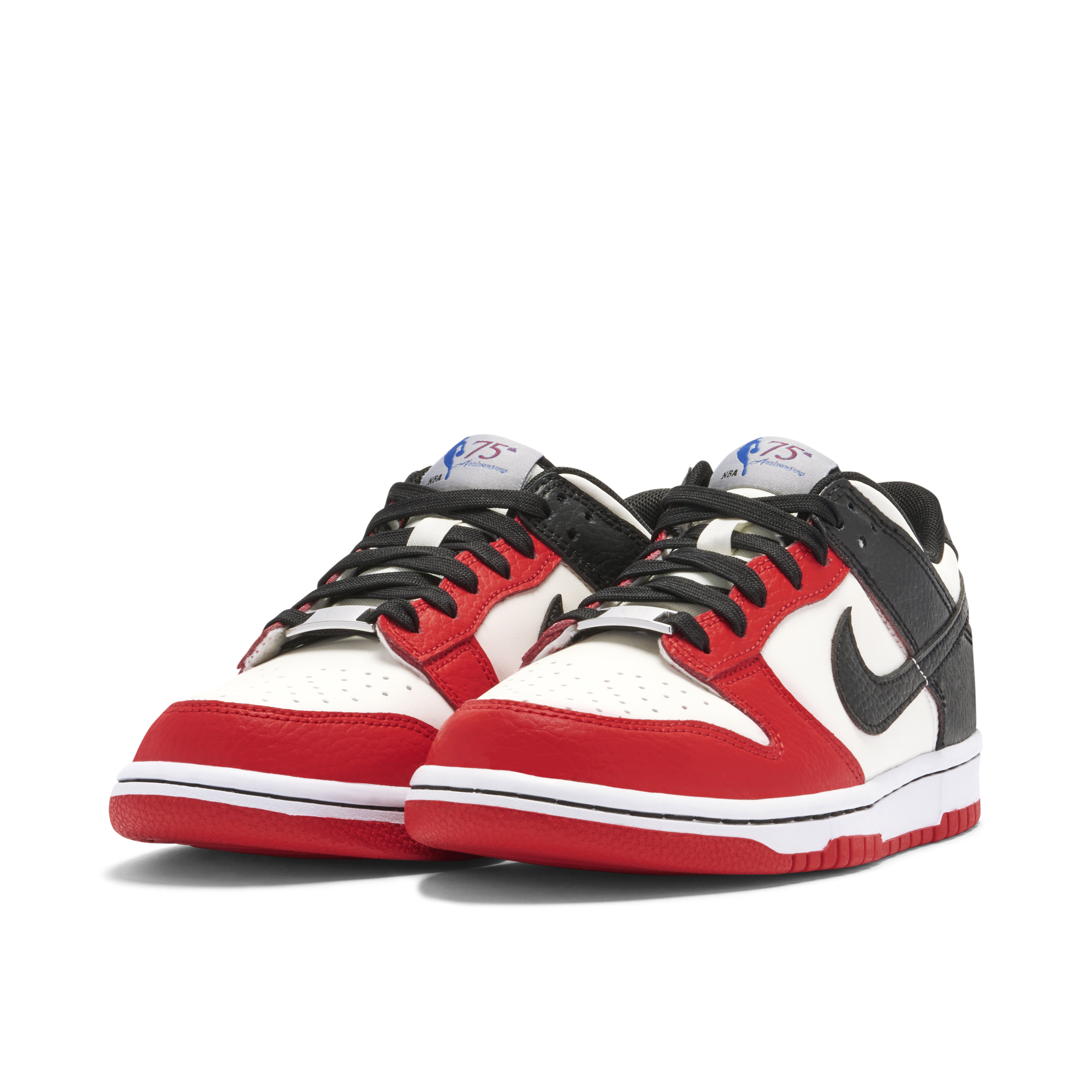 『美品』NIKE DUNK LOW RETRO EMB NBA 28cm Nike Dunk Low x NBA EMB Chicago GS | DO6288-100 | Laced