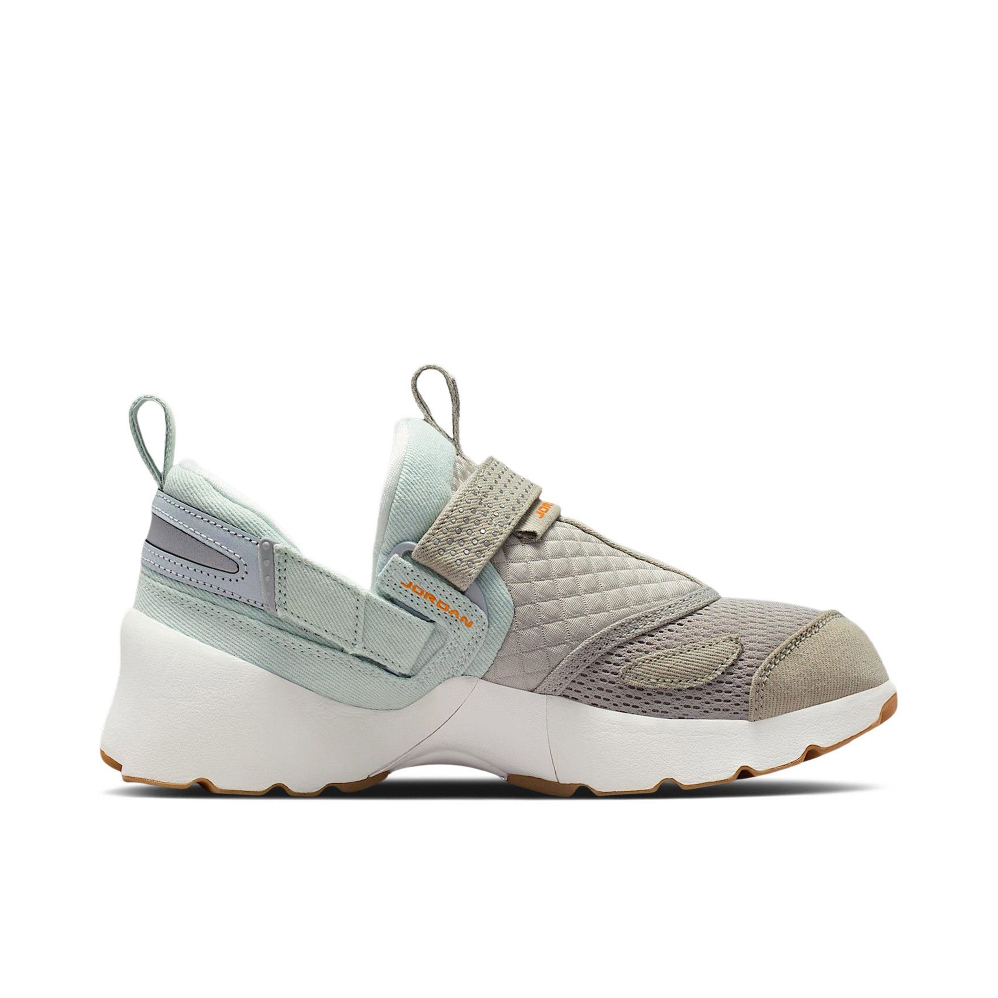 Air Jordan Trunner LX Corduroy White Bright Ceramic Gum Womens