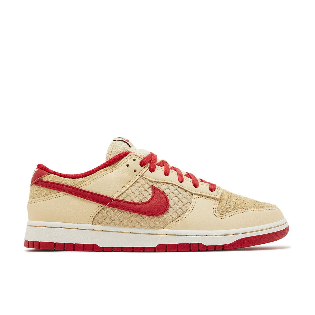 Nike Dunk Low Retro SE Strawberry Waffle