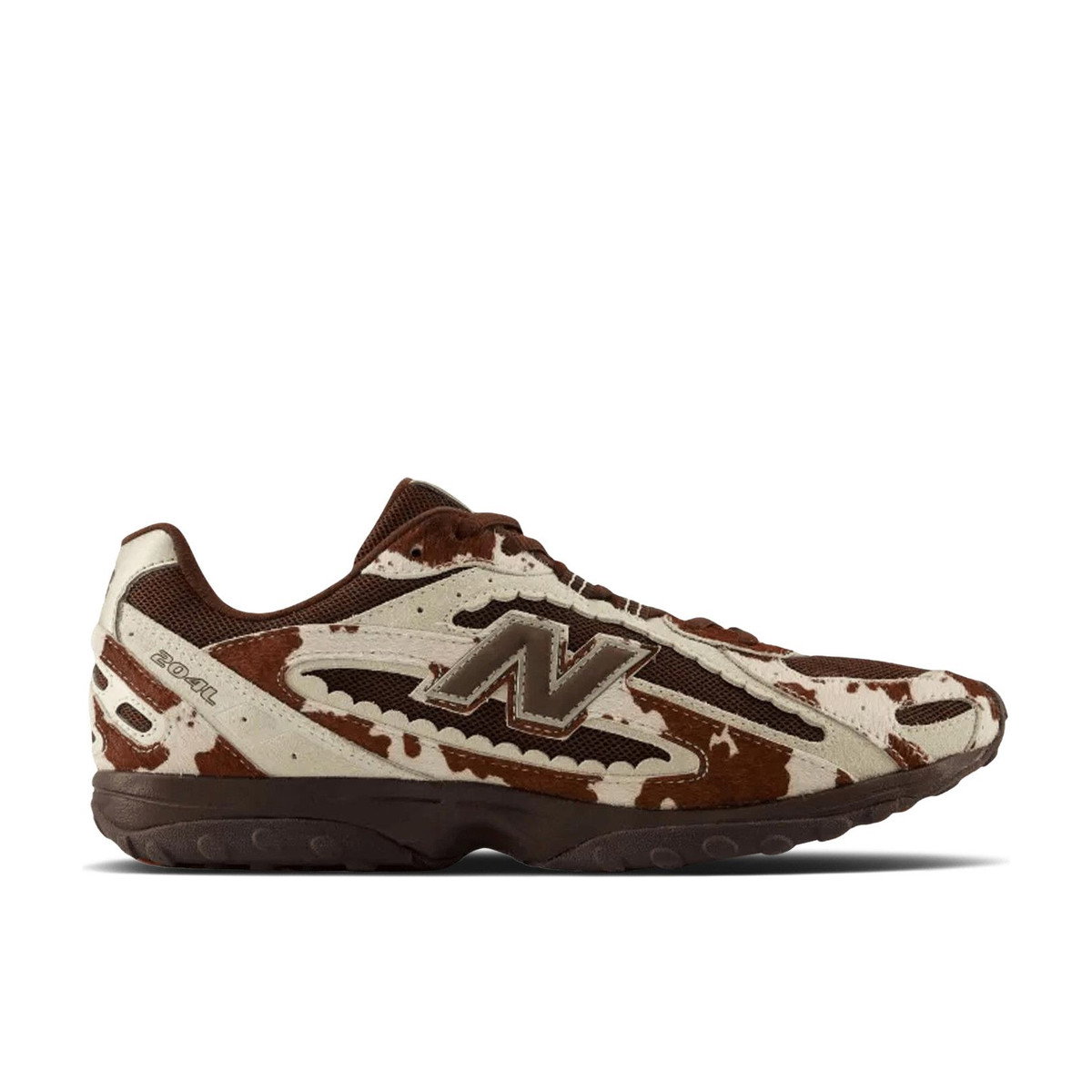 New Balance 204L atmos Pink Cow Girl Angora Pumpernickel