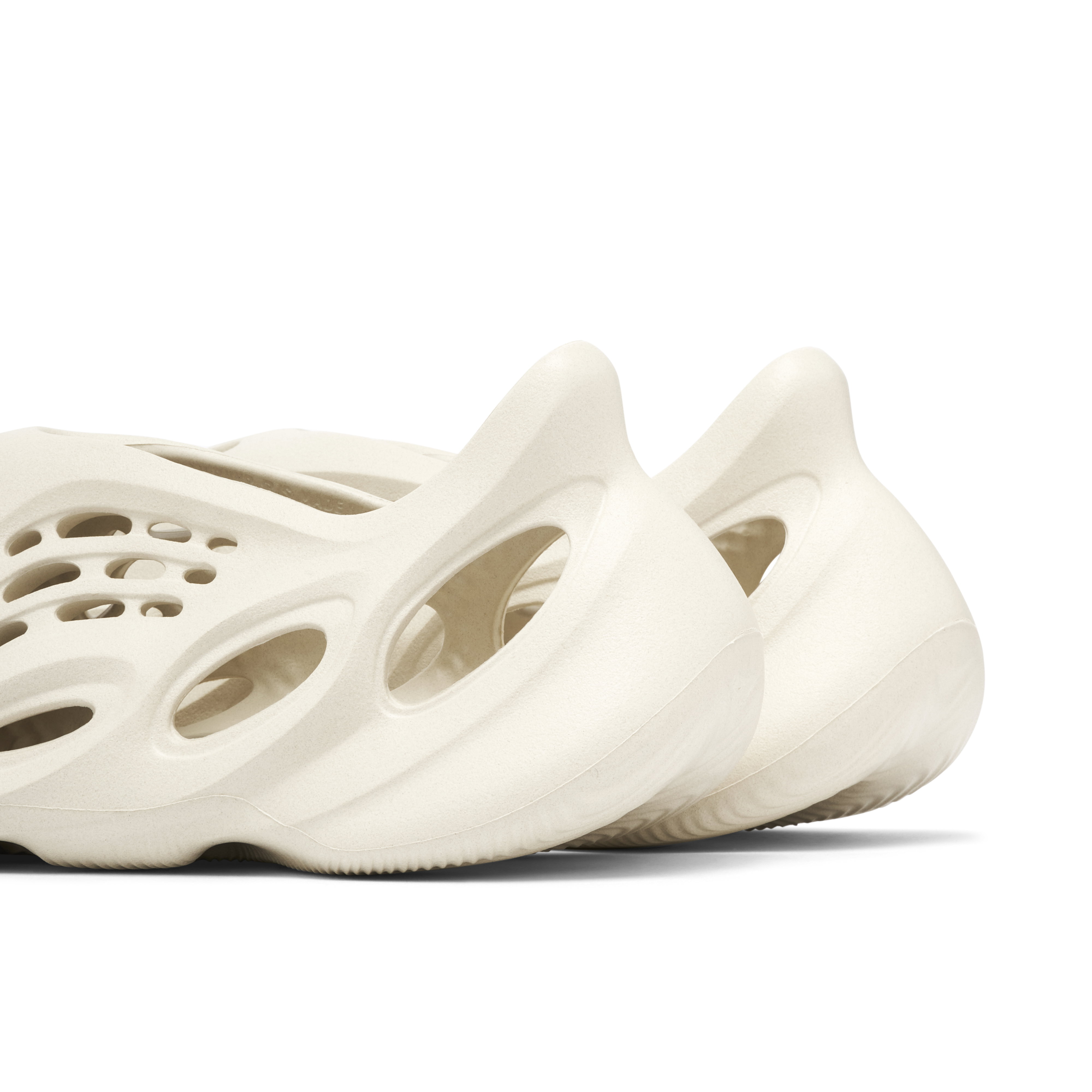 Yeezy Foam Runner Sand | FY4567 | Laced