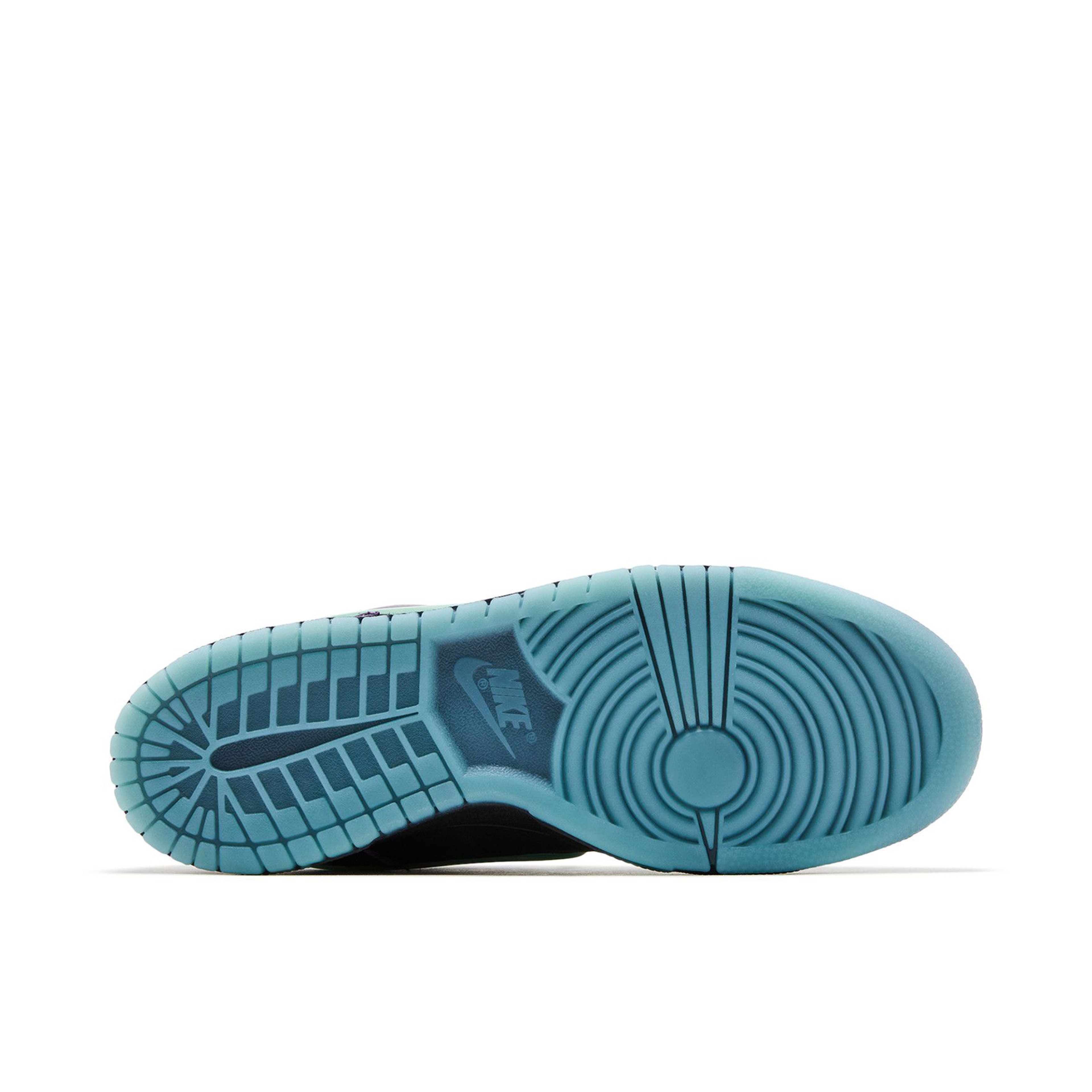 Nike Dunk Low LTD Wizard