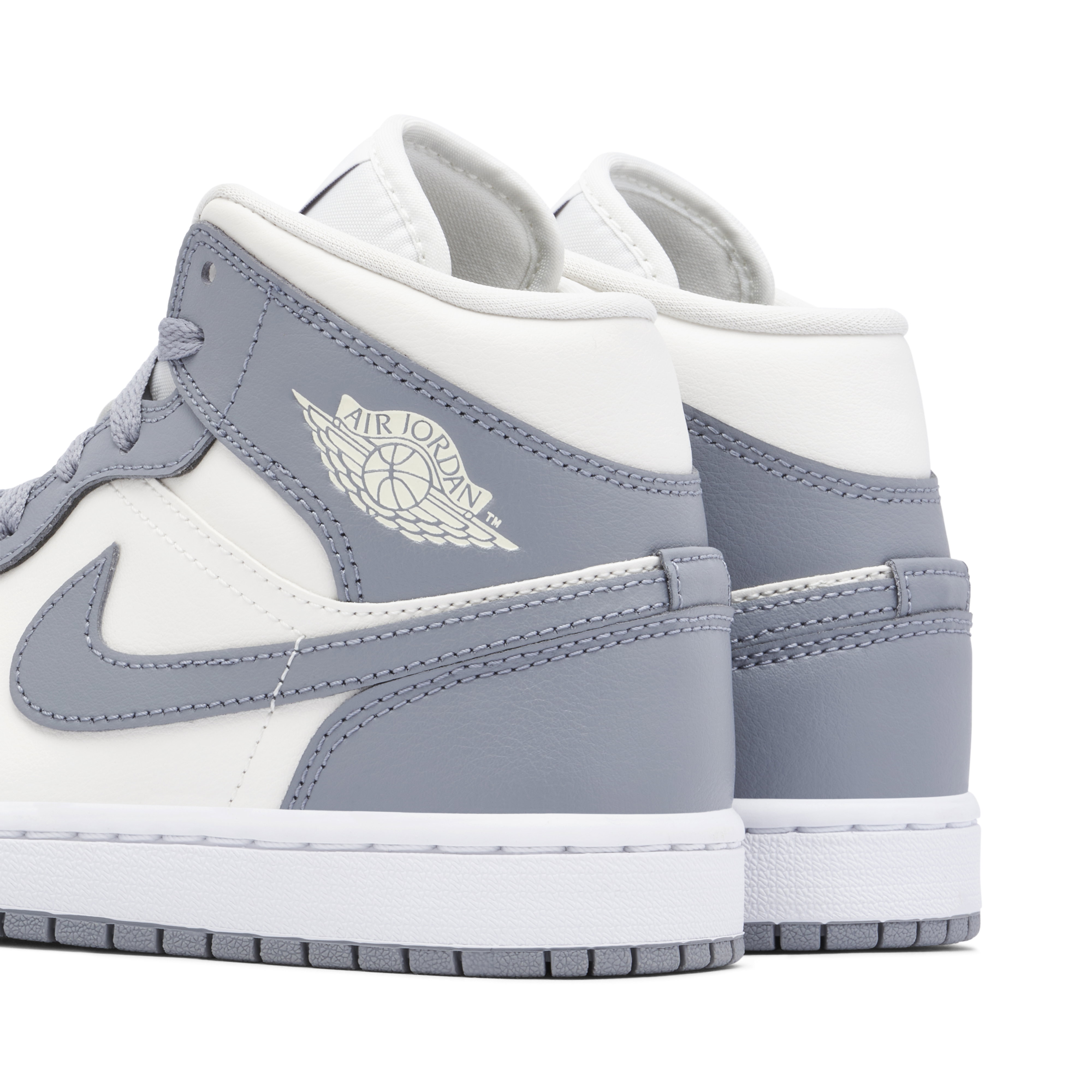 靴/バッグ NIKE WMNS AIR JORDAN 1 MID GREY/SAIL Air Jordan 1 Mid Grey Sail Womens | BQ6472-115 | Laced