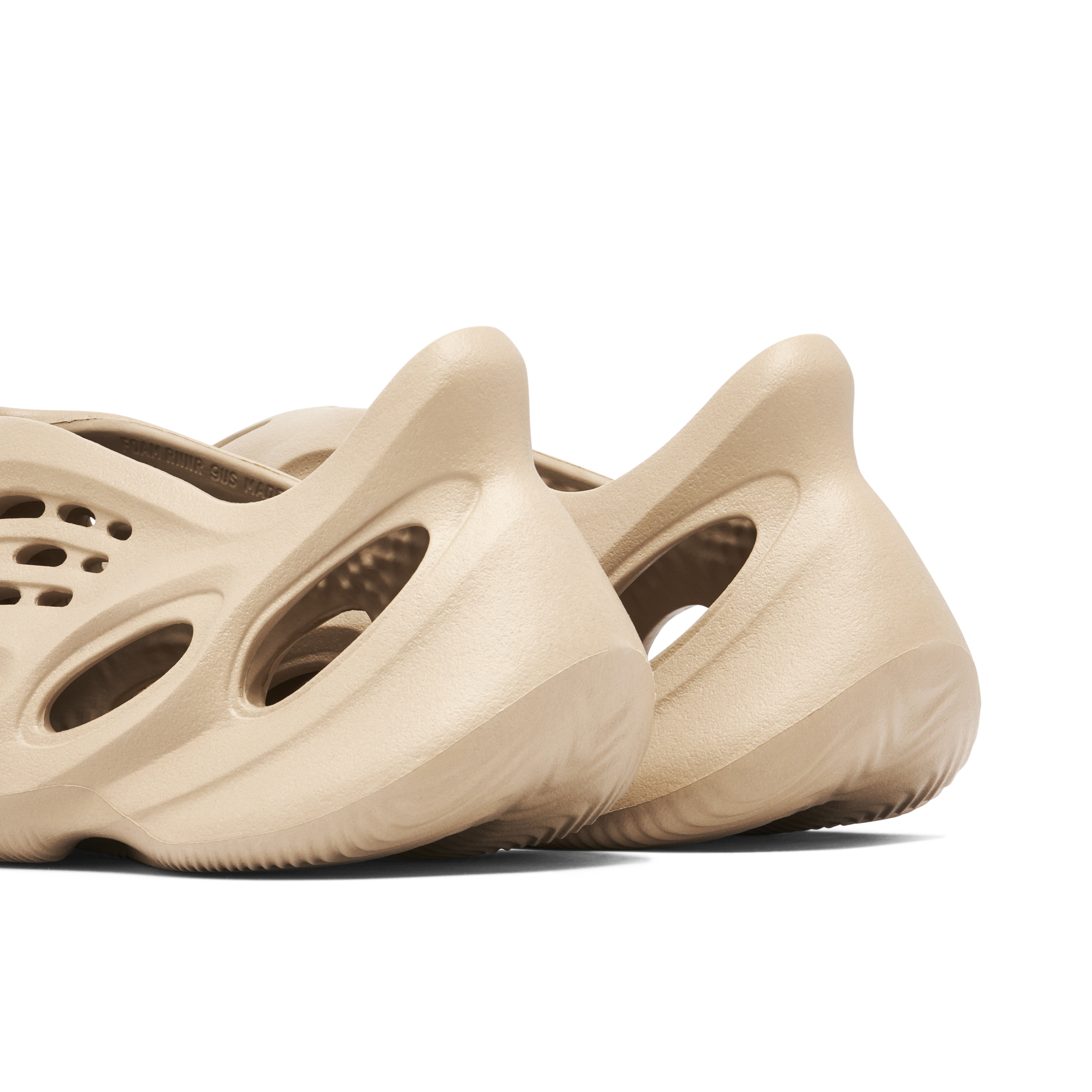 Yeezy Foam Runner Mist | GV6774 | Laced