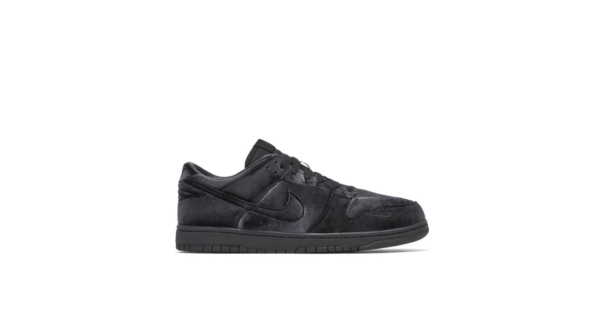 Dover Street Market x Nike Dunk Low Triple Black | DH2686-002 | Laced