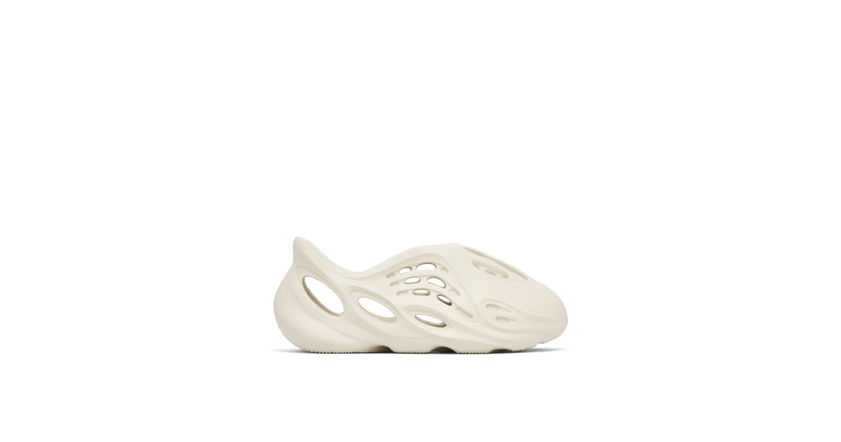 Yeezy Foam Runner Sand (Kids) | GW7230 | Laced
