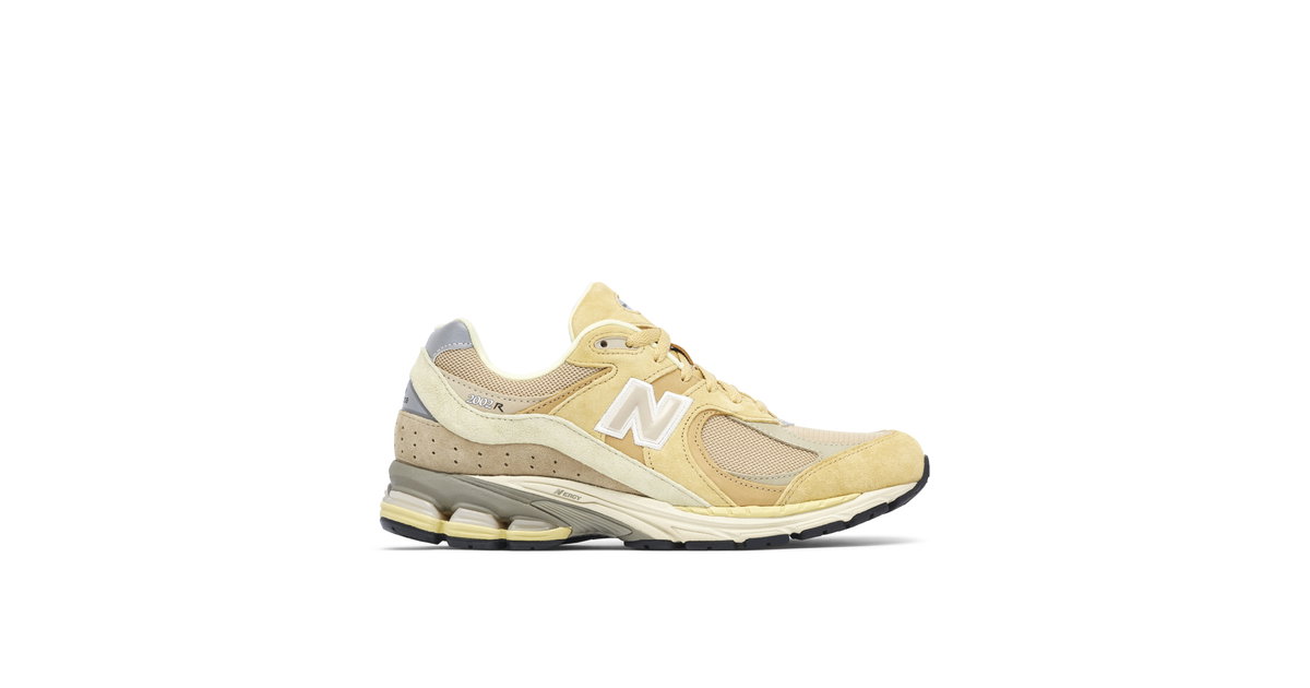 AURALEE × New Balance M2002RE1